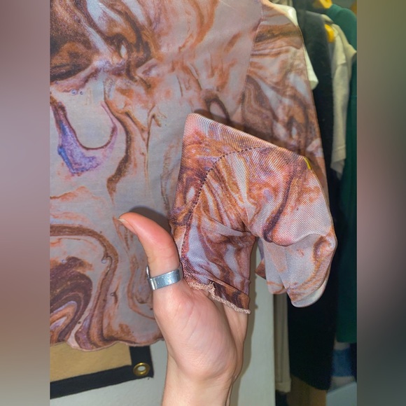 SOLD | Mesh cropped top, color swirl - Picture 3 of 3
